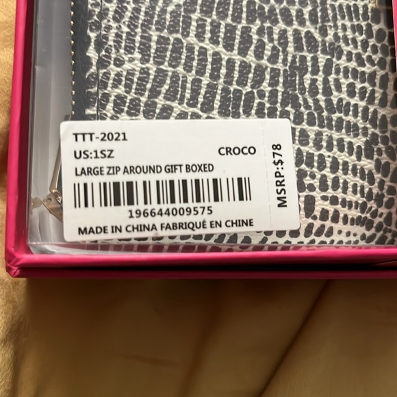 Trina Turk large zip wallet black and white NWT. - Picture 4 of 4